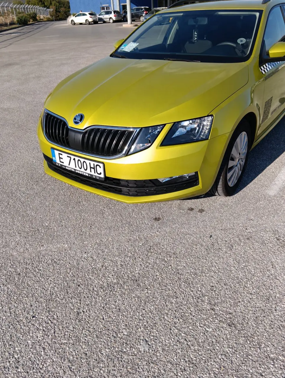 M&K taxi in Blagoevgrad – front view